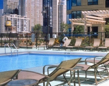400 N La Salle Drive - Photo Thumbnail 14