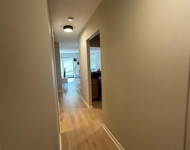 400 N La Salle Drive - Photo Thumbnail 12
