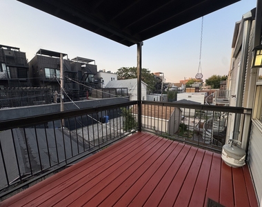 2244 W Homer Street - Photo Thumbnail 18