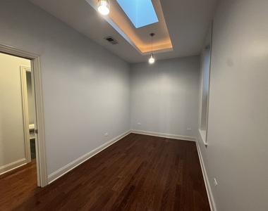 2244 W Homer Street - Photo Thumbnail 9