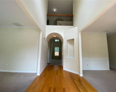 2146 Peach Shoals Circle - Photo Thumbnail 3