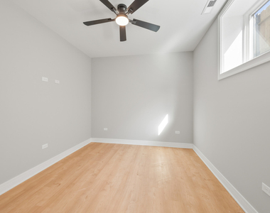 6639 S Langley Avenue - Photo Thumbnail 8