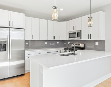 6639 S Langley Avenue - Photo Thumbnail 1