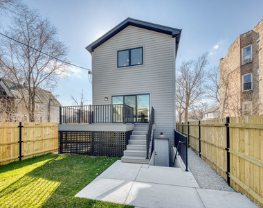6639 S Langley Avenue - Photo Thumbnail 12