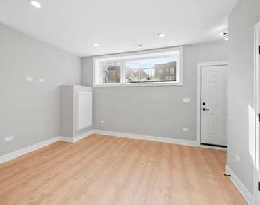 6639 S Langley Avenue - Photo Thumbnail 5