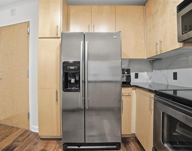 923 Peachtree Street Ne - Photo Thumbnail 9
