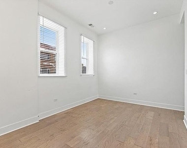 1236 W Hubbard Street - Photo Thumbnail 7