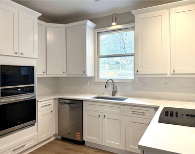 11175 Linbrook Lane - Photo Thumbnail 4