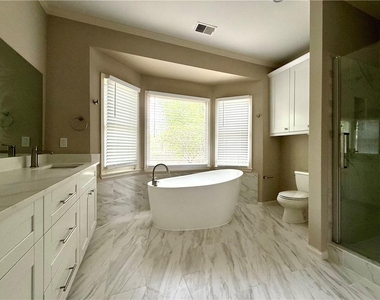 11175 Linbrook Lane - Photo Thumbnail 17
