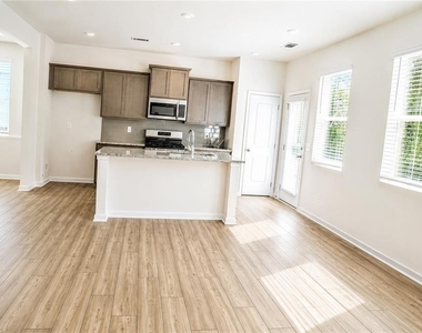 79 Pineview Drive - Photo Thumbnail 2