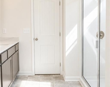 79 Pineview Drive - Photo Thumbnail 10