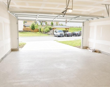 79 Pineview Drive - Photo Thumbnail 11