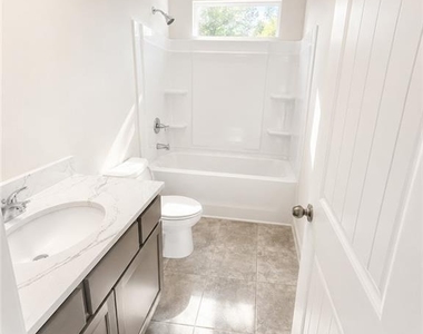 79 Pineview Drive - Photo Thumbnail 9