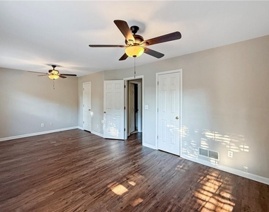 5885 Sarah Orr Lane - Photo Thumbnail 14