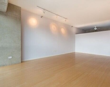 1845 S Michigan Avenue - Photo Thumbnail 6