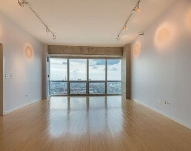 1845 S Michigan Avenue - Photo Thumbnail 3