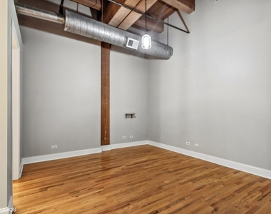 2735 W Armitage Avenue - Photo Thumbnail 6