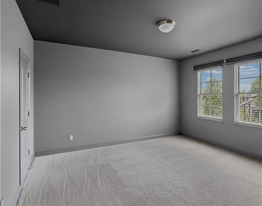 1915 Skyfall Circle Ne - Photo Thumbnail 5
