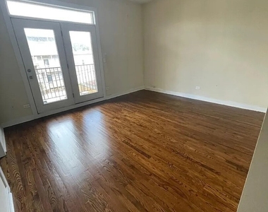 3128 W Walton Street - Photo Thumbnail 4