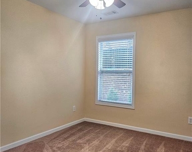 2712 Beynon Lane - Photo Thumbnail 17
