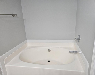 2712 Beynon Lane - Photo Thumbnail 12