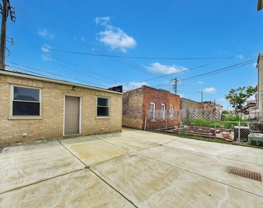 3019 S Normal Avenue - Photo Thumbnail 9