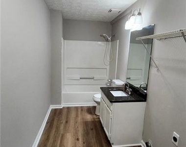 2305 Wilkins Cove - Photo Thumbnail 12