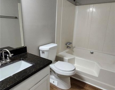 2305 Wilkins Cove - Photo Thumbnail 5