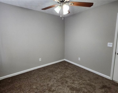 2305 Wilkins Cove - Photo Thumbnail 9