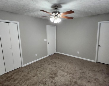 2305 Wilkins Cove - Photo Thumbnail 8