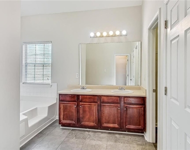 4262 Defoors Farm Trail - Photo Thumbnail 23
