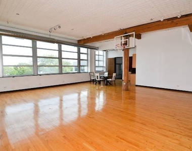 2412 W North Avenue - Photo Thumbnail 8