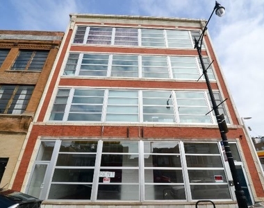 2412 W North Avenue - Photo Thumbnail 1