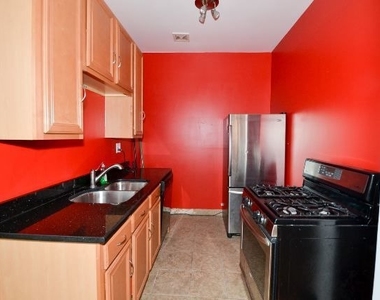2412 W North Avenue - Photo Thumbnail 2