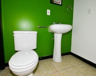 2412 W North Avenue - Photo Thumbnail 18