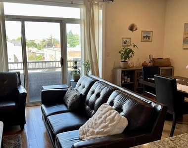 2352 W Byron Street - Photo Thumbnail 8