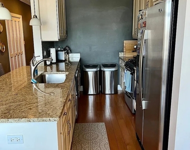 2352 W Byron Street - Photo Thumbnail 3