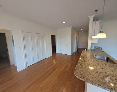 2352 W Byron Street - Photo Thumbnail 13