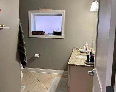 2352 W Byron Street - Photo Thumbnail 17