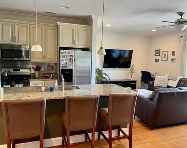 2352 W Byron Street - Photo Thumbnail 1