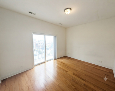 2352 W Byron Street - Photo Thumbnail 14