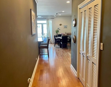 2352 W Byron Street - Photo Thumbnail 19