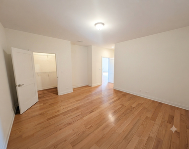 2352 W Byron Street - Photo Thumbnail 16