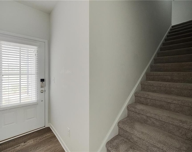 5141 Sidney Square Drive - Photo Thumbnail 8