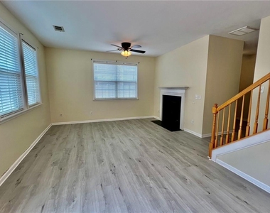 247 Hiawassee Drive - Photo Thumbnail 3