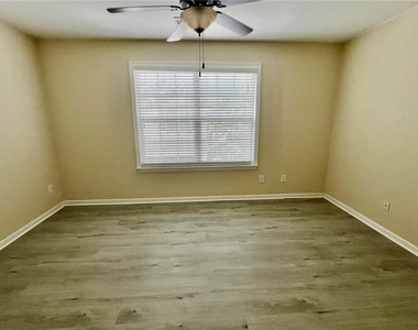 247 Hiawassee Drive - Photo Thumbnail 11