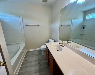 247 Hiawassee Drive - Photo Thumbnail 9