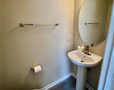 247 Hiawassee Drive - Photo Thumbnail 5