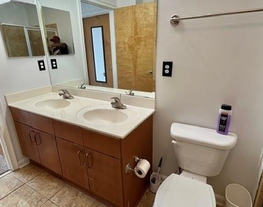 898 Oak Street Sw - Photo Thumbnail 12