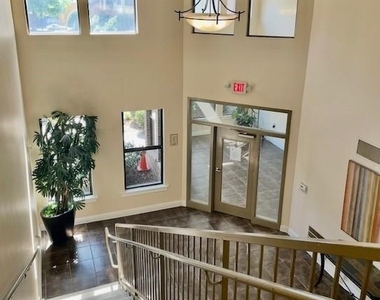 898 Oak Street Sw - Photo Thumbnail 10